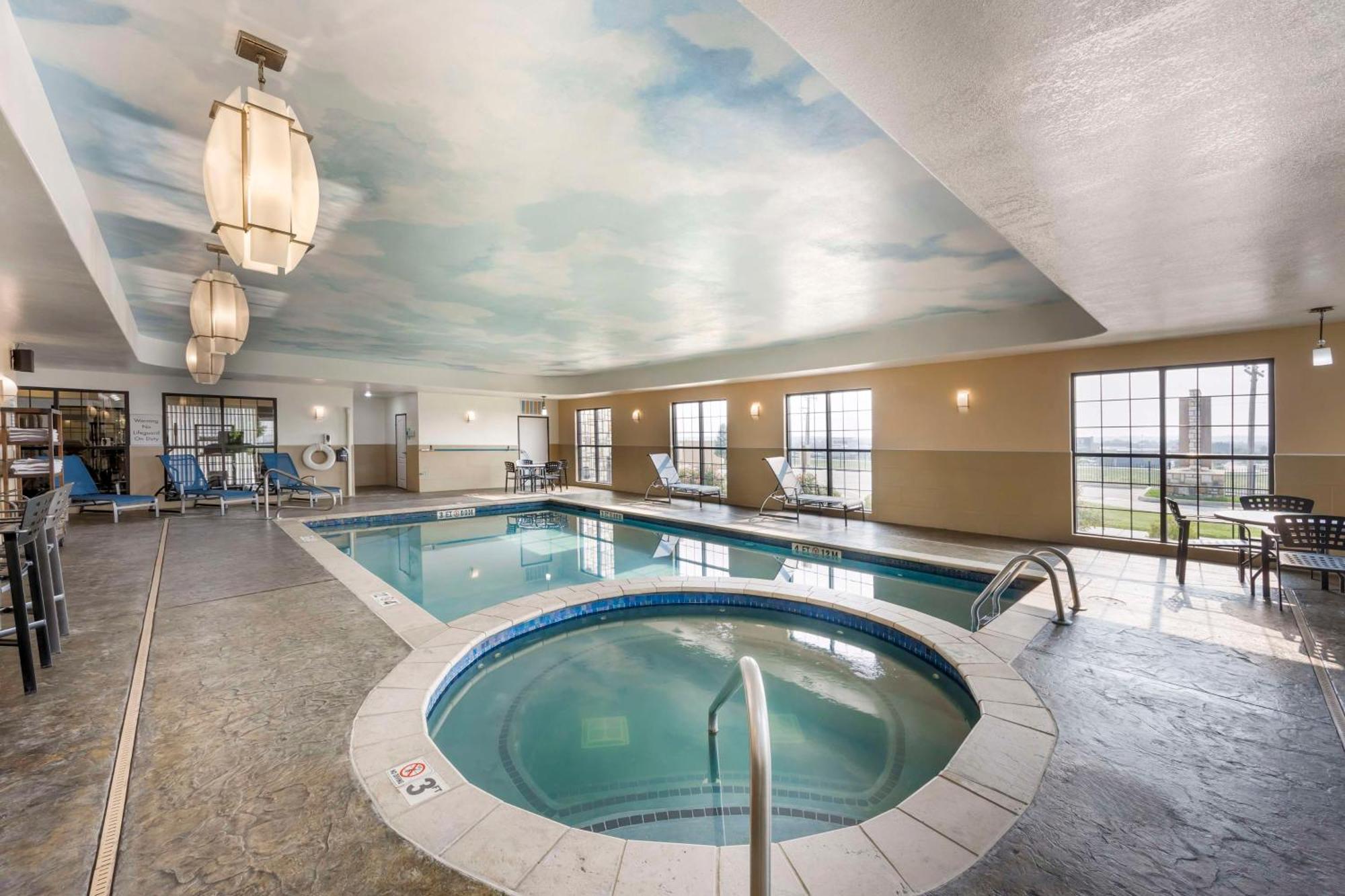 Best Western Plus Emerald Inn&Suites Garden City Exterior foto